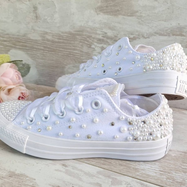 Original Converse mariée blanche - Converse perles et strass pour la mariée - chaussures de mariage personnalisées pour la danse - chaussures de mariage Destination