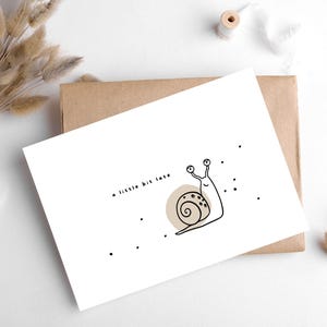 A LITTLE BIT LATE Karte von Hygge Cards, myhyggeshop.com/Ob für einen verspäteten Geburtstag oder einen verspäteten Glückwunsch,wird ein Lächeln zaubern