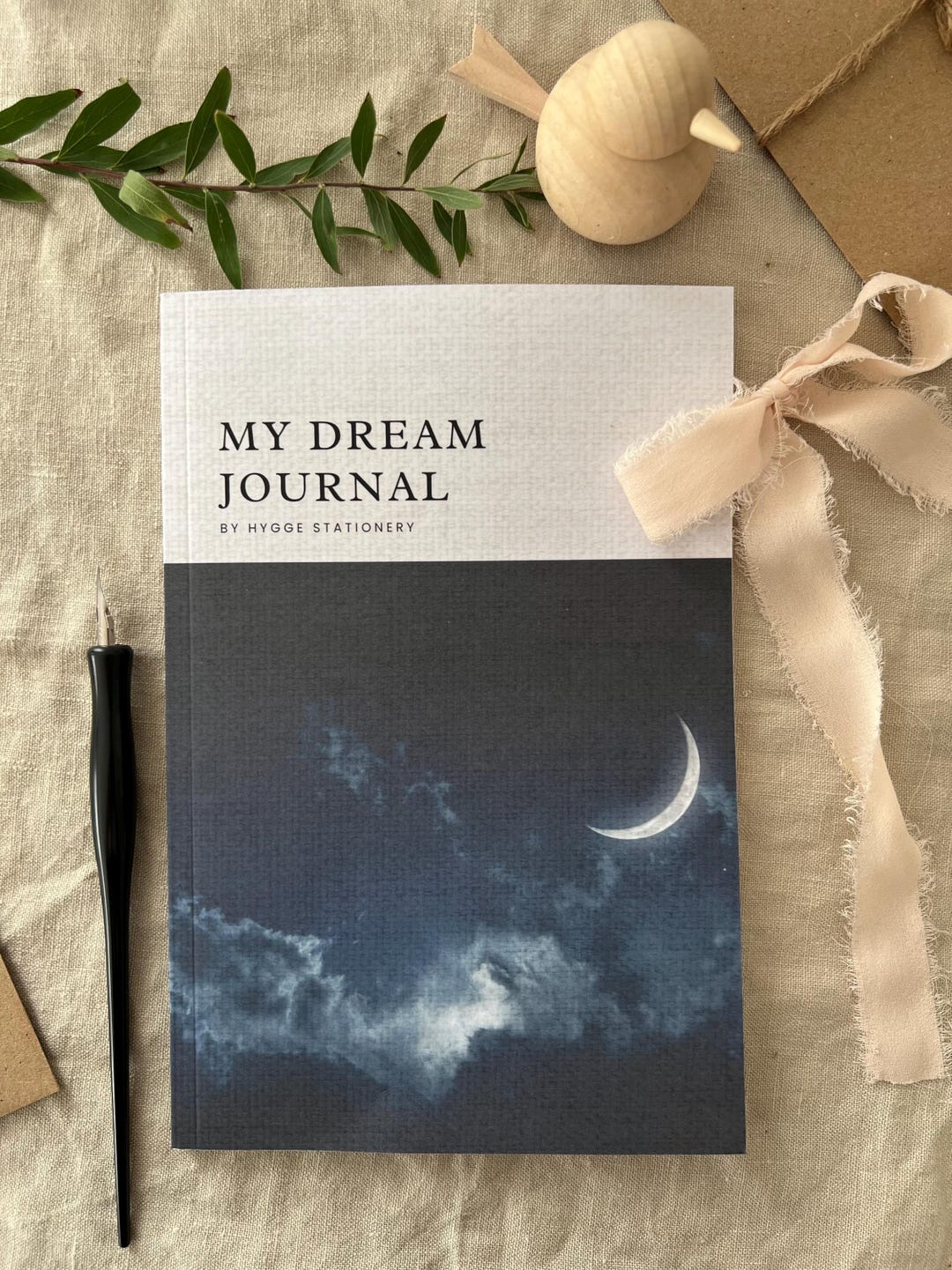 Guided Dream Journal: Hygge Self-Discovery, 100 Pages