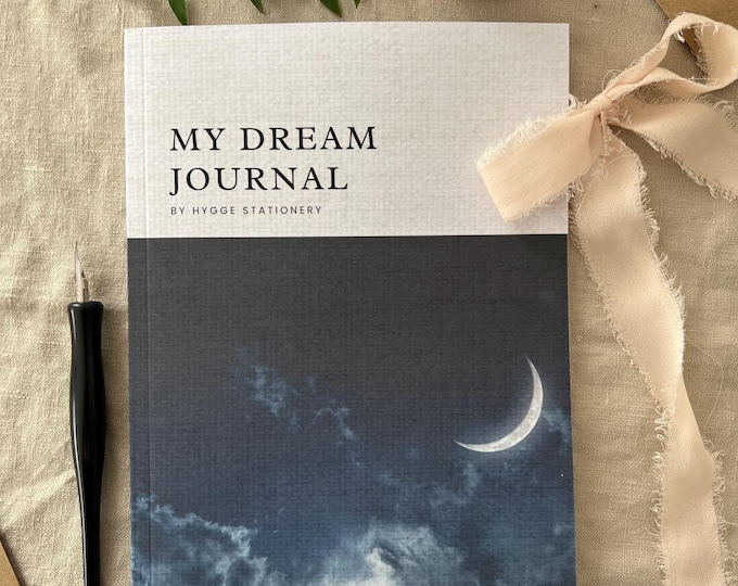 Guided Dream Journal: Hygge Self-Discovery, 100 Pages