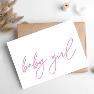 Biglietto con la scritta BABY GIRL di Hygge Cards, myhyggeshop.com/ Festeggia l'arrivo del nuovo membro della famiglia con questo biglietto/