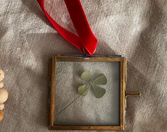 Mini Scandi Hanging Frame: Lucky Four-Leaf Clover - Graduation or Good Luck Gift