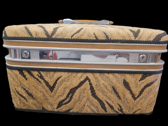 ONE OF A KIND Samsonite Train Case - image 3