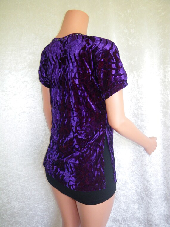 70s M L Deep Purple Wavy Velvet Floral Beaded Sil… - image 9