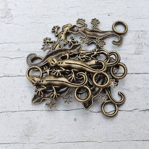 Metal Alloy Gecko Charm set of 10 or 50, Antique Bronze Tone Jewelry Supply, Tibetan Style Neck Pendant Lizard Necklace