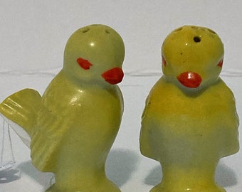 Vintage Old Yellow Birds On A Perch Salt And Pepper Shakers