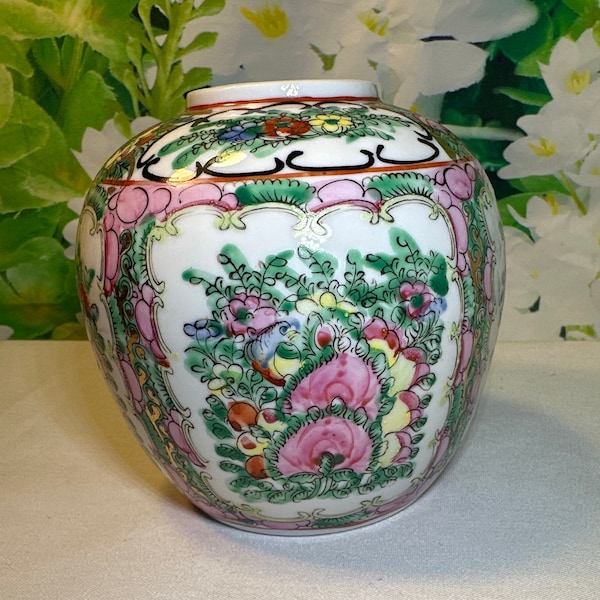 Antique Chinese Famille Rose Vase, Famille Rose Medallion Vase,Asian Vase, Oriental Decor, Porcelain Vase