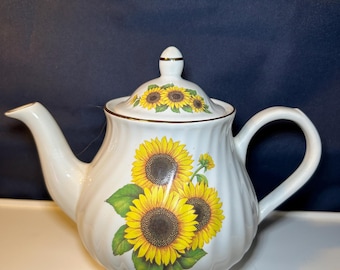 Preciosa tetera antigua con forma de girasol, fabricada en Staffordshire, Inglaterra, por Arthur Wood and Son. Modelo n.° 6517. ¡En perfecto estado!