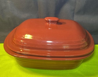 Cranberry Burgundy Pampered Chef 3.1 Quart 3 Liter Lidded Casserole Dish Like NEW was Display Piece.