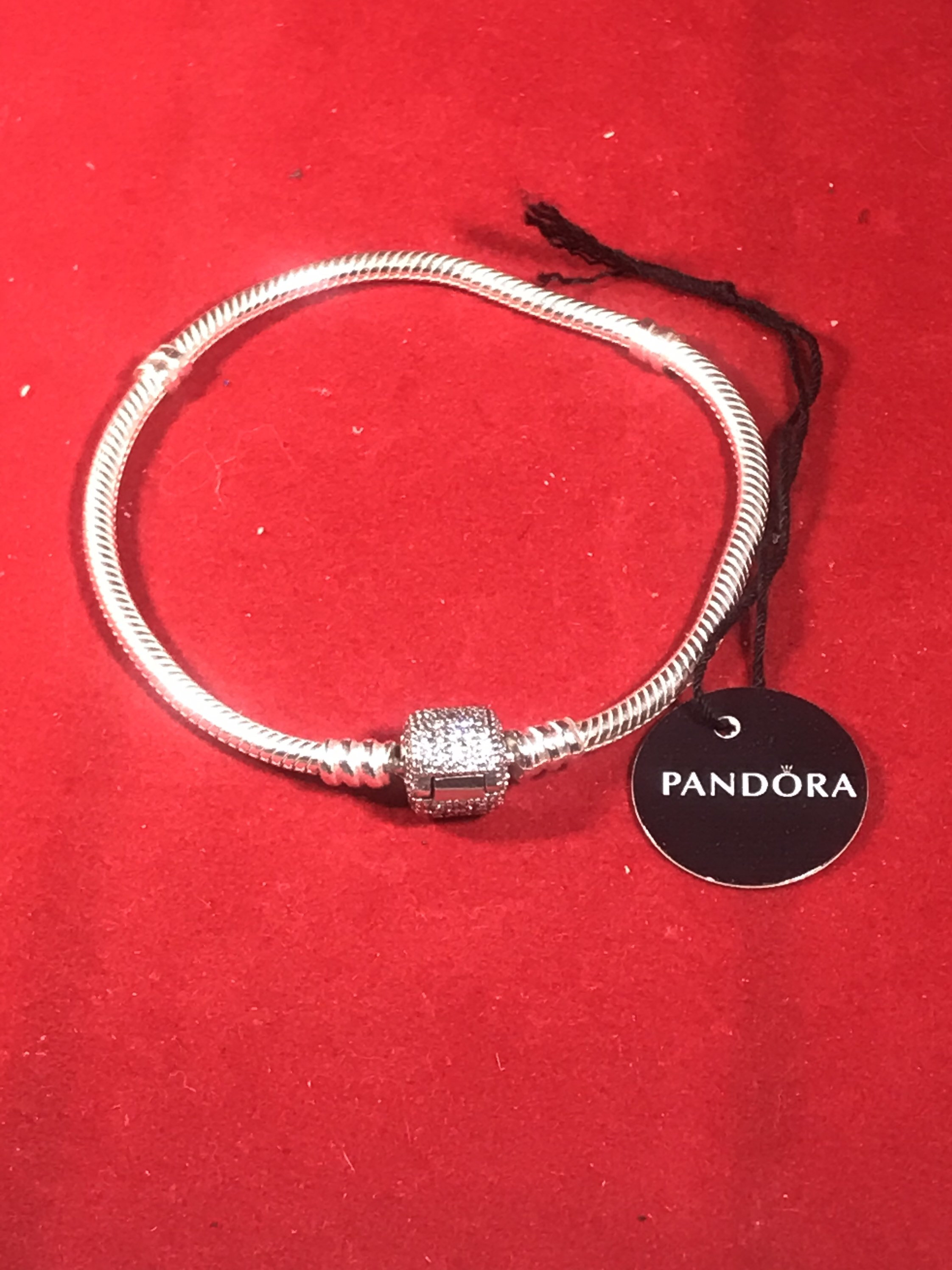Pandora pave 2024 clasp bracelet