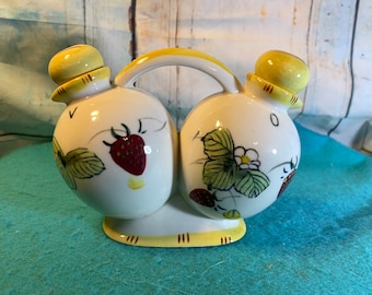 Botella de aceite y vinagre de cerámica italiana vintage: fresas pintadas a mano