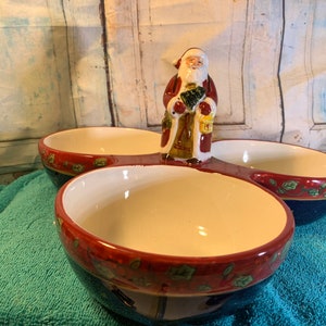 Three Bowl Christmas Snacking Time with Santa Standing Guard!! Great Condition!!