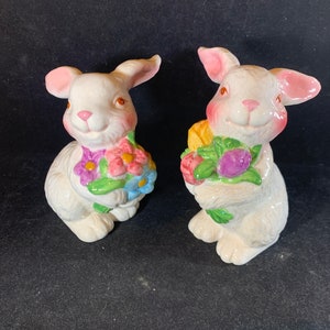 Set of Two Ceramic Easter Bunny Figurines Holding Flowers in Excellent Condition! Vintage Easter Decoration