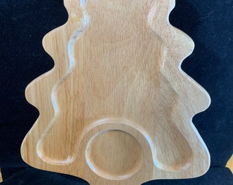 Vintage Wooden Christmas Tree Cutting Board or Platter in Excellent Condition!
