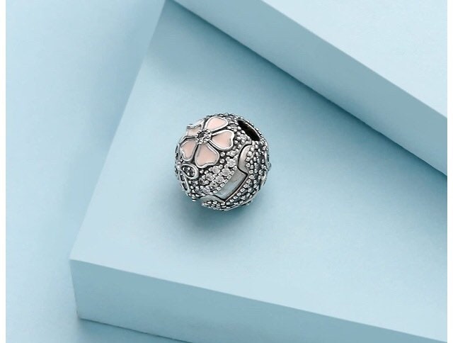 Pandora poetic blooms clip sale