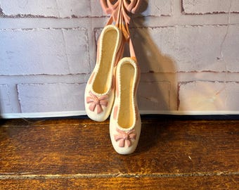 Vintage Ballerina Slipper Wall Decor Set White Pink Bows 1980s 1990s Girl’s Room Nursery Decor