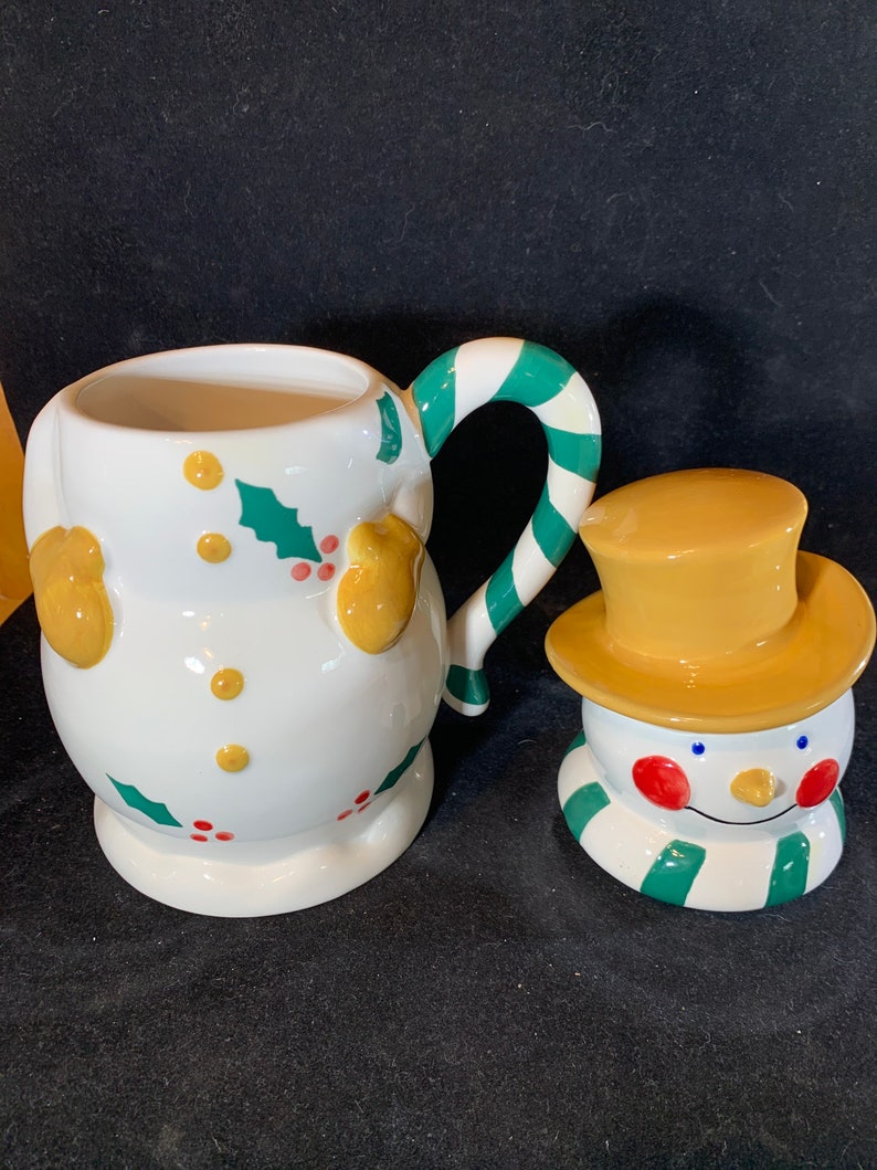 Vintage Christmas Snowman Mug with Lid: Holiday Decor image 5