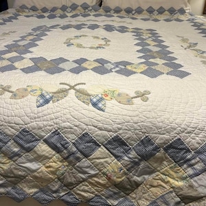 Beautiful Patchwork and Appliqué Quilt Full/Double or Small Queen 84"x84". Triangle Edges, Reversible. Irish Chain. Handmade in Tennessee