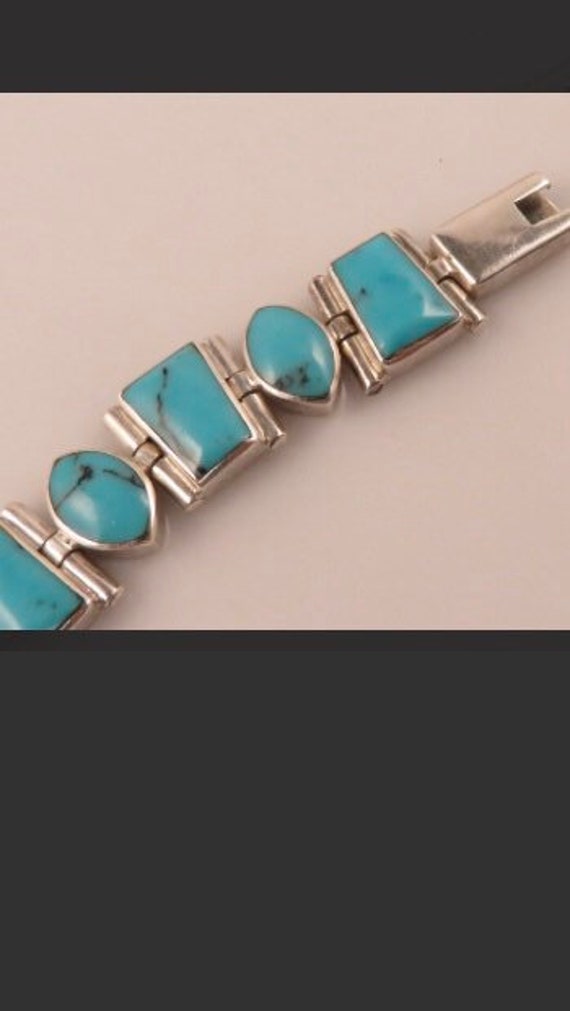 Stunning turquoise and silver  link bracelet