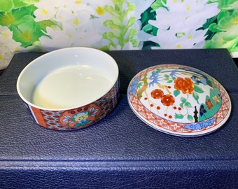 ヴィンテージ伊万里焼の蓋付きボウル：日本の花飾り - Etsy 日本