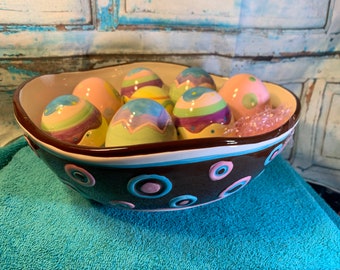 Bol à oeufs de Pâques vintage à pois : oeufs de Pâques peints en céramique