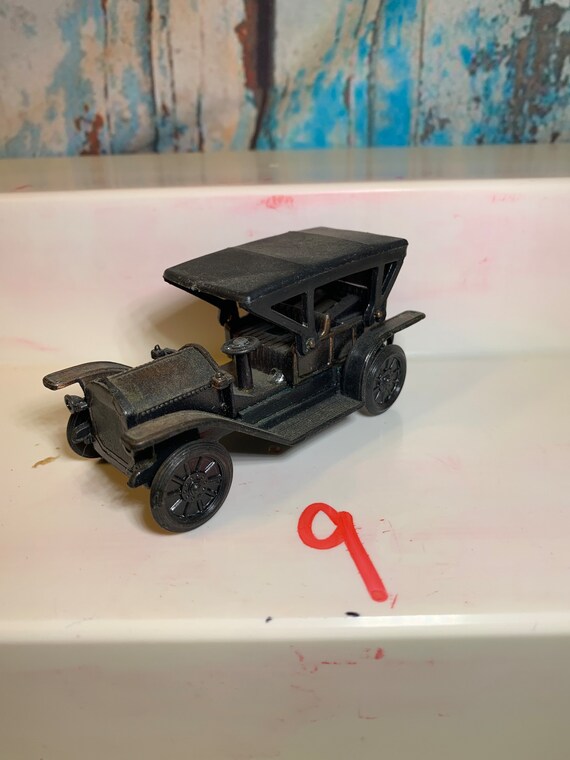 Semi Truck Die Cast Metal Pencil Sharpener - 3x3.5 Inch Cool School Supply