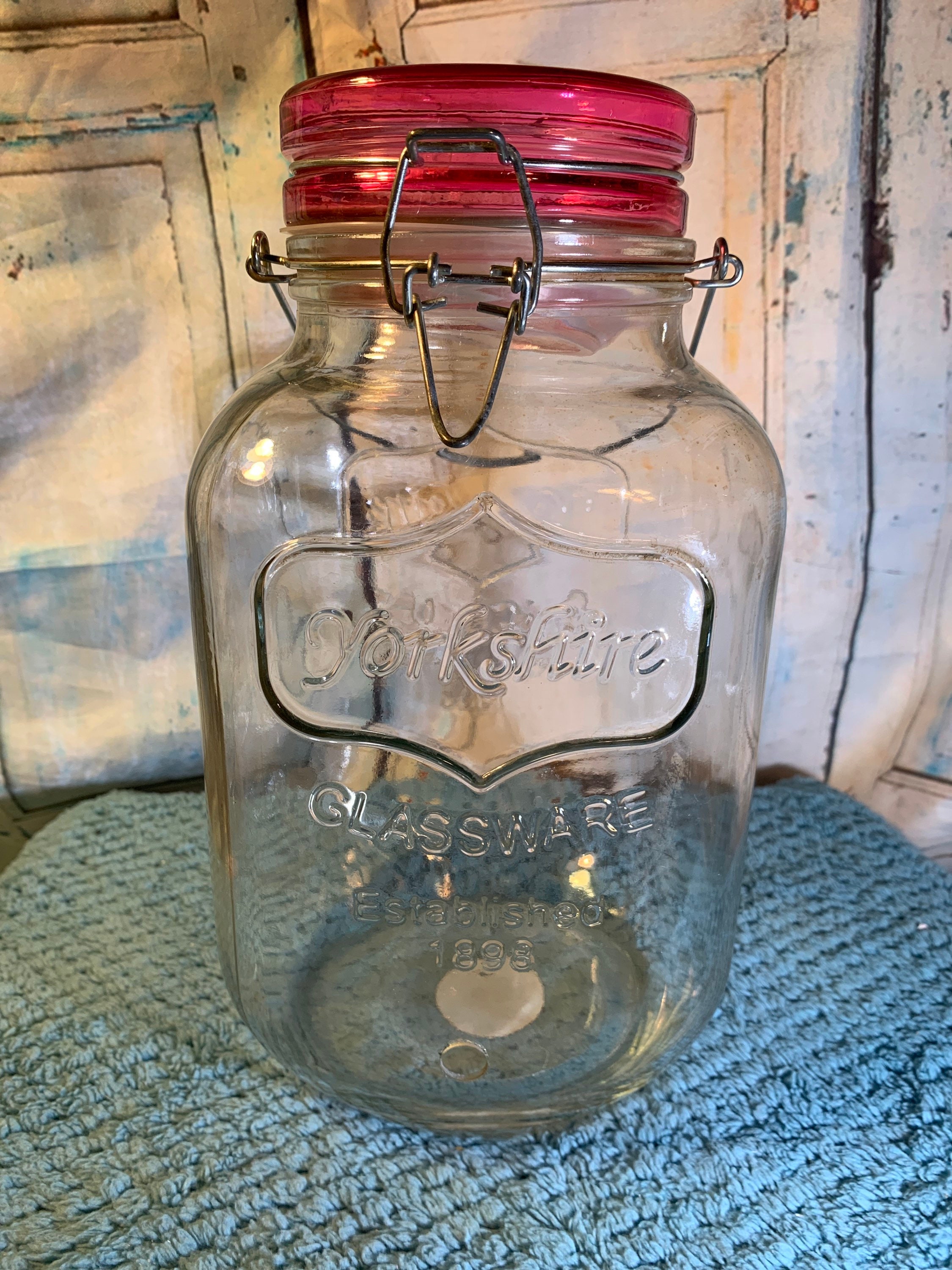 Large Yorkshire Glassware Drink Dispenser Clear Glass With Pink Lid in  Great Condition -  Hong Kong