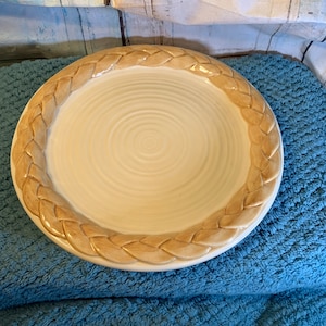 Italian Plate Hand Painted Vintage Beige Plate with Woven Rim in Excellent Condition!