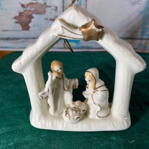 Vintage Ceramic Nativity Ornament: Christmas Decoration (4.25x4”)