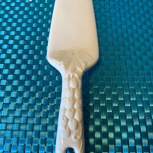 Cake Serving Spatula- Vintage Ceramic Cake Spatula with Grapes and Vine Hand Made in Japan in Excellent Condition!