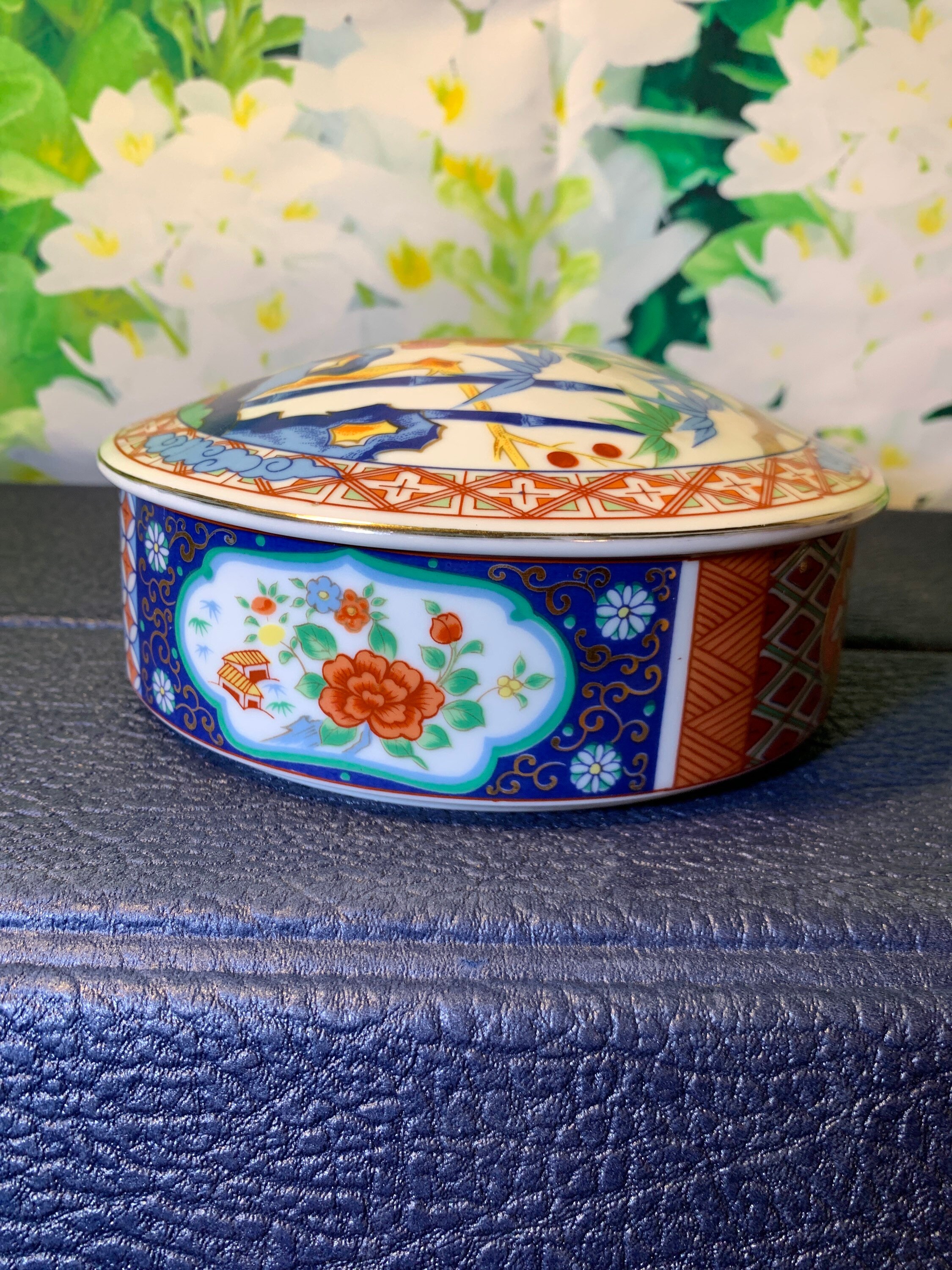 ヴィンテージ伊万里焼の蓋付きボウル：日本の花飾り - Etsy 日本