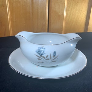 Vintage Romance Gravy Boat with Attached Drip Plate Diamond China