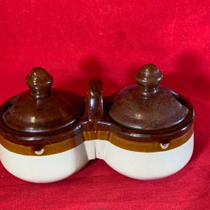Vintage Ceramic Creamer and Sugar Set with Lids in Excellent Condition!