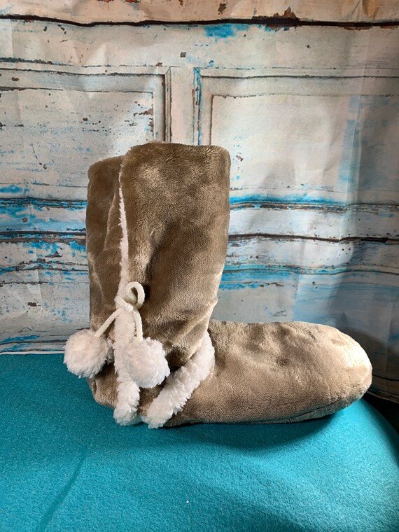 Soft & cozy plush throw and booties set hotsell