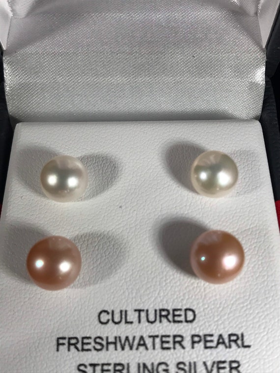 Cultured Freshwater Pearl Set of two Earrings wit… - image 1