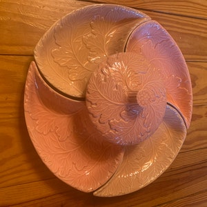 Gorgeous Vintage Coral Lidded Serving Bowl with Four Large Platters for Serving Dips or Appetizers In Excellent Condition!