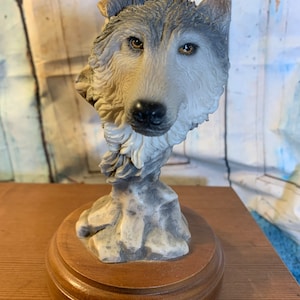 Lone Wolf Lobo Head Statue Lifelike Detail!