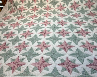 Vintage Quilt Set. 4 Pc. Liberty's Stars Pattern. 82"x82" Queen/Full Sized. Pink and Green Stars. One Decorative Pillow and Two Shams