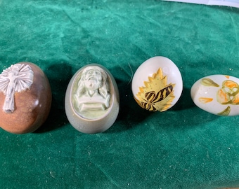 Religious Hand Painted Ceramic Vintage Easter Eggs in Excellent Condition!