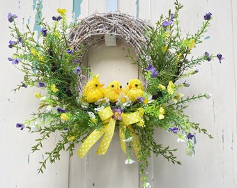 Spring Mini Wreath with Baby Chicks and Wildflowers, Compact Apartment Easter Wreath, Assisted Living decor, Easter Gift for Mom Grandmother