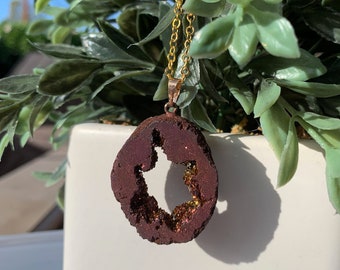 Rough Dyed Agate Pendant Necklace, Layering Necklace, Gifts for Her, Agate, Crystal Necklace, Gold Necklace, Druzy Crystal Jewelry, Gold