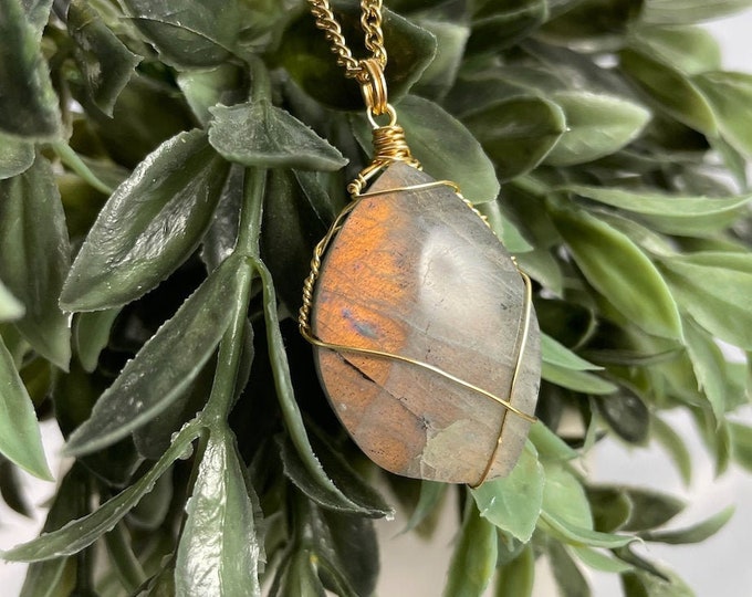 Flashy Labradorite Crystal Pendant Necklace