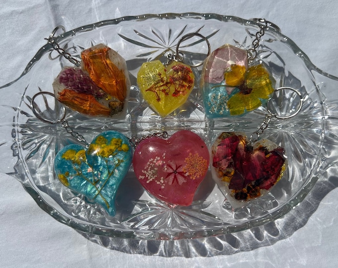 Flower Heart Resin Keychains / Purse Charms