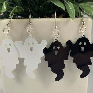Spooky Ghost Dangle Earrings, Halloween Earrings, Halloween Jewelry, Ghost Earrings, Ghost Jewelry, Silver Earrings, Halloween, Ghost,Silver