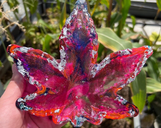 Pink Multicolor & Silver Weed Leaf Resin Ashtray, Weed Leaf Ashtray, Resin Ashtray, Pothead Gift, Smoker Gift, Handmade Gift, Resin Art