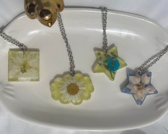 Flower Resin Silver Plated Necklaces