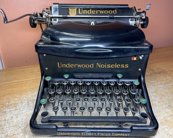 Vintage 1934er Underwood Schreibmaschine mit neuer Tinte