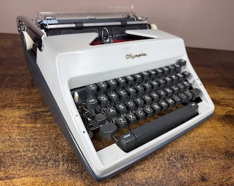 Excellent! Serviced 1969 Olympia SM9 Vintage Typewriter w Rare Pica No.61 Font