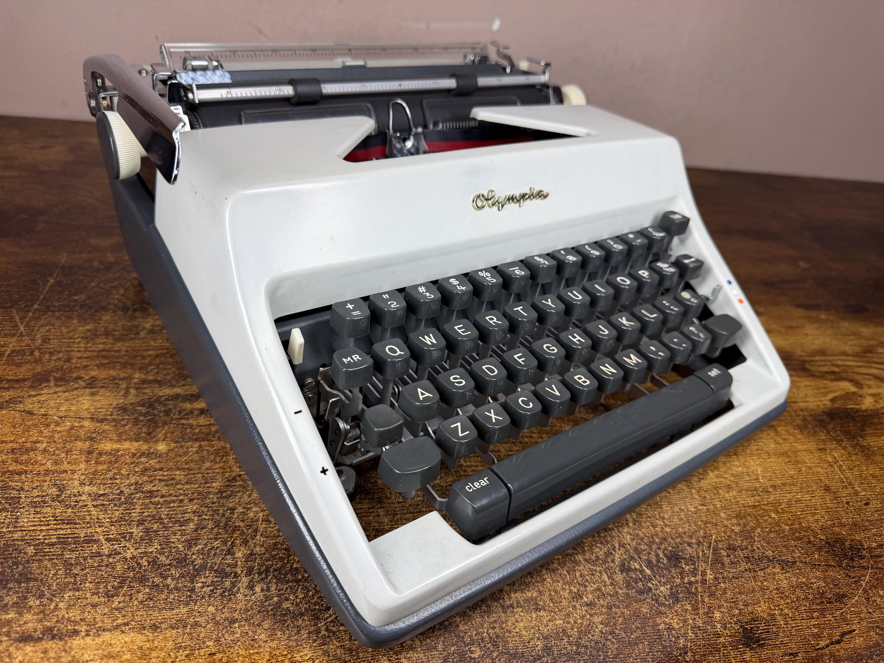 Olympia オリンピア SM9？ 手動タイプライター ケース付 動作確認済 Olympia Sm9 Serviced Typewriter - Etsy