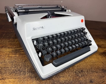 Near Mint! Serviced Cursive/Script 1971 Olympia SM9 Vintage Portable Typewriter